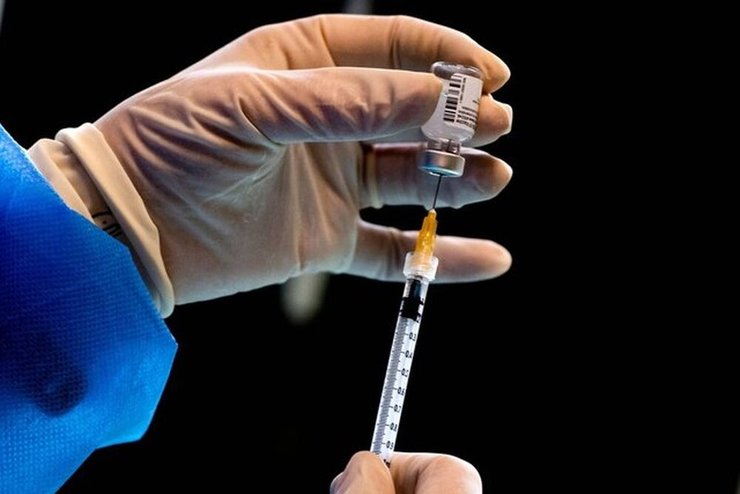 رییس مرکز مدیریت بیماری‌های واگیر وزارت بهداشت درباره نوع واکسن درنظرگرفته‌شده برای زنان باردار و دُز یادآور کادر بهداشت و درمان، توضیحاتی ارائه داده است.