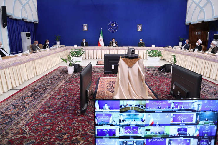 رییس‌جمهوری با بیان اینکه باید به تدریج به سمت بازگشایی حضوری مدارس حرکت کنیم، گفت: با گسترش و تکمیل واکسیناسیون شاهد آموزش حضوری در مدارس خواهیم بود.