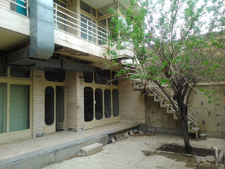 متوسط قیمت فروش هر مترمربع زمین یا زمین ساختمان مسکونی کلنگی در زمستان سال ۱۳۹۹ نسبت به زمستان سال ۹۸ حدود ۱۰۰ درصد افزایش داشته است.