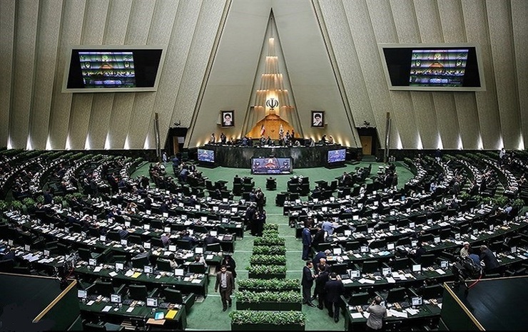 ۱۰۰ نماینده مجلس در پی از اولویت بررسی خارج شدن «لایحه همسان‌سازی حقوق بازنشستگان» برای تبدیل مجدد آن به لایحه دو فوریتی، امضا جمع کردند.