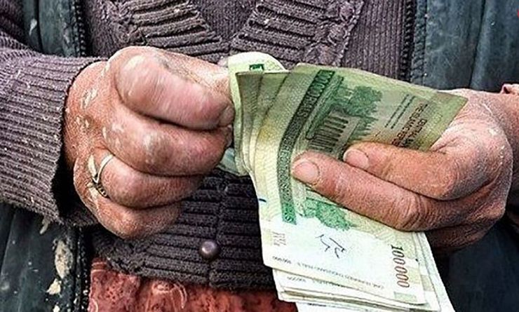 عضو شورای عالی کار: موکول کردن افزایش دستمزد کارگران به‌پایان سال روش صحیحی نیست.