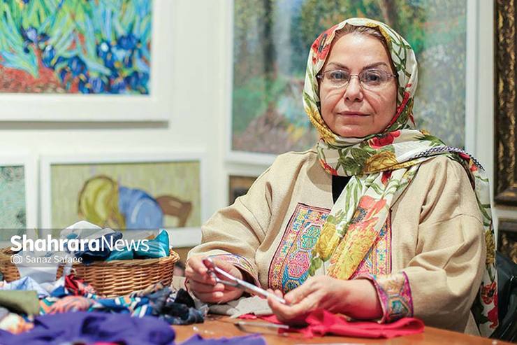 گلبهار حیاتی کسی است که به پارچه‌ها روح و جان می‌بخشد، آن هم نه پارچه‌های آن‌چنانی و زرق‌وبرق‌دار بلکه دورریز پارچه‌هایی که در خانه همه مادربزرگ‌ها و خیاطی‌ها پیدا می‌شود. او از تکه‌های بی‌ارزش پارچه ارزش افزوده‌ای تولید می‌کند که تاکنون به واسطه آن برای کشورمان افتخارآفرینی کرده است.