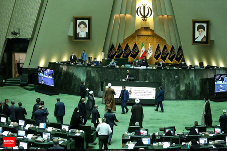 دبیر کمیسیون مشترک طرح صیانت از حقوق کاربران در فضای مجازی در خصوص اینکه آیا مذاکرات کمیسیون متبوع وی به صورت علنی به سمع و نظر مردم می‌رسد یا خیر توصیحاتی ارائه داد.