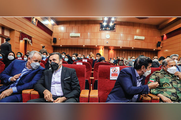 آیین تکریم و معارفه مدیرکل جدید ورزش و جوانان خراسان‌رضوی برگزار شد و افشین داوری از روز گذشته رسما به جای فرزاد فتاجی بر صندلی مدیرکلی ورزش خراسان نشست.