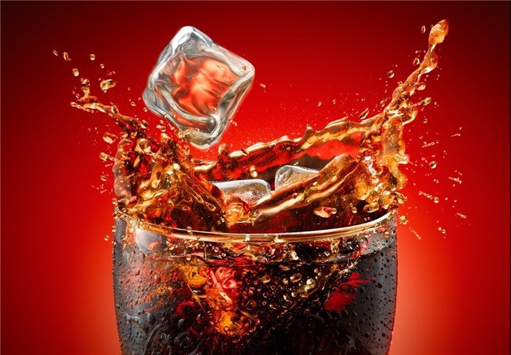 رژیم غذایی شامل نوشیدنی‌های رژیمی ممکن است برای برخی از دوستداران نوشابه وعده کاذبی باشد. درست است که نوشابه‌های رژیمی گاز و طعم یک نوشابه را بدون کالری ارائه می‌دهند. با این حال، تحقیقات جدید نشان می‌دهد که آن‌ها همچنین می‌توانند اشتها را در افراد افزایش دهند.