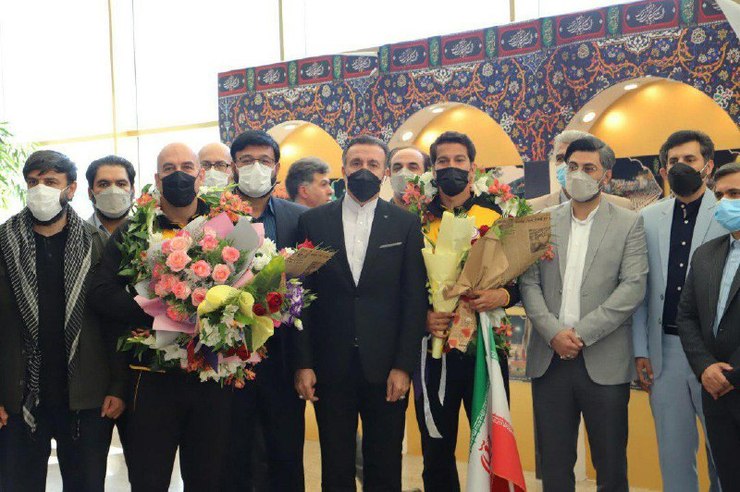 تیم والیبال ساحلی شهرداری مشهد در مسابقات جهانی کارگران در یونان به مقام نایب قهرمانی رسید.