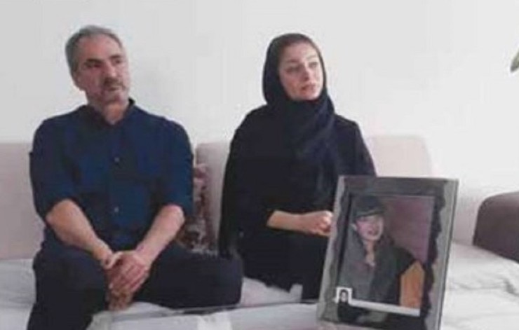 شاهین صمدپور، خبرنگار و مجری سابق تلویزیون با انتشار استوری در صفحه اینستاگرامش از به تعویق افتادن حکم قصاص آرمان عبدالعالی خبر داد.