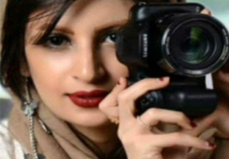 روز گذشته (جمعه ۲۳ مهرماه) خبری مبنی بر تجاوز فردی به یک دختر عکاس بوشهری (فرحناز خلیلی) در یکی از باغ ویلا‌ها در فضای مجازی پیچید که به نقل از نزدیکان وی، ادعا شده بود که دختر پس از رفتار و بی اعتنایی قاضی خودکشی کرده است.