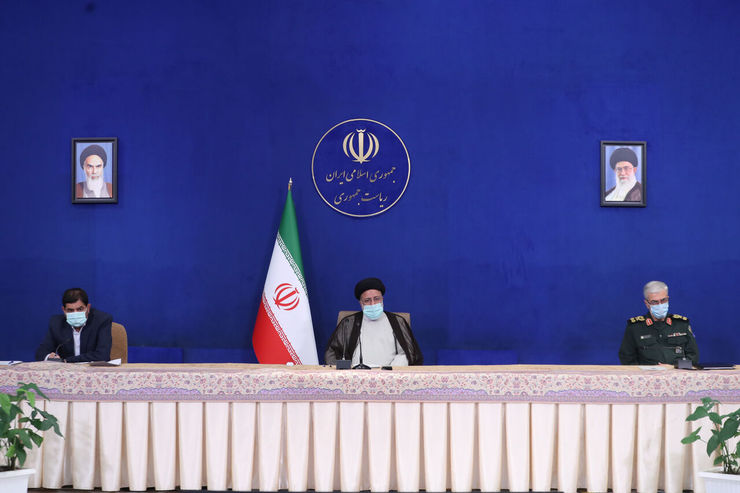 رییس‌جمهوری با تاکید بر اینکه واکسیناسیون عمومی باید با قوت ادامه یابد، گفت: دانشگاهیان و صاحبان تریبون در ترغیب و تشویق مردم به رعایت شیوه‌نامه‌های بهداشتی و واکسینه شدن در برابر ویروس کرونا نقش بسزایی دارند.