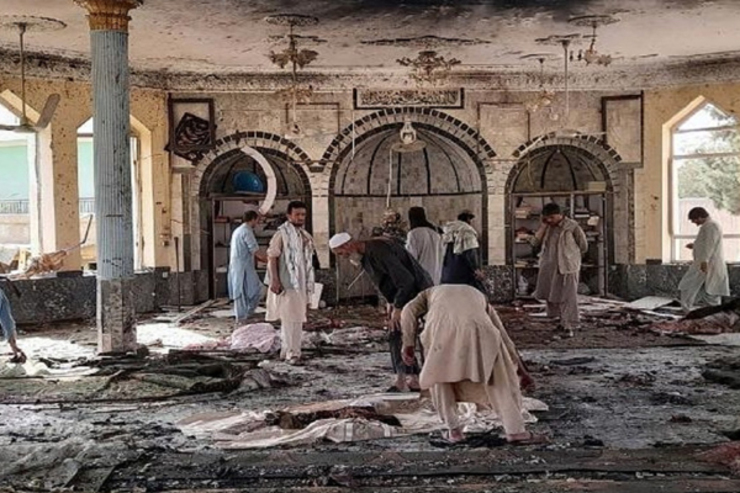در پی دومین حمله تروریستی بر مساجد شیعیان افغانستان طی یک هفته گذشته، مقامات طالبان متعهد شدند امنیت مساجد شیعیان را افزایش دهند.
