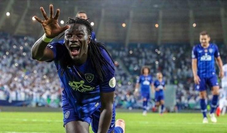 گومیس با دبل مقابل پرسپولیس، الهلال را با نتیجه ۳ بر ۰ پیش انداخته‌است.