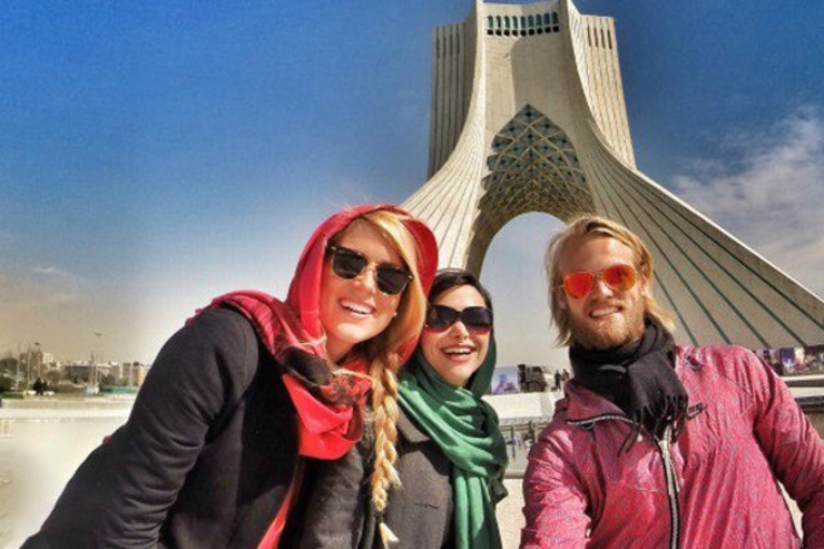 با اعلام خبر تنظیم مقررات و پروتکل ورود گردشگران خارجی به ایران، عضو هیأت مدیره جامعه تورگردانان ایران به بخش‌هایی از این مقررات اشاره کرد.