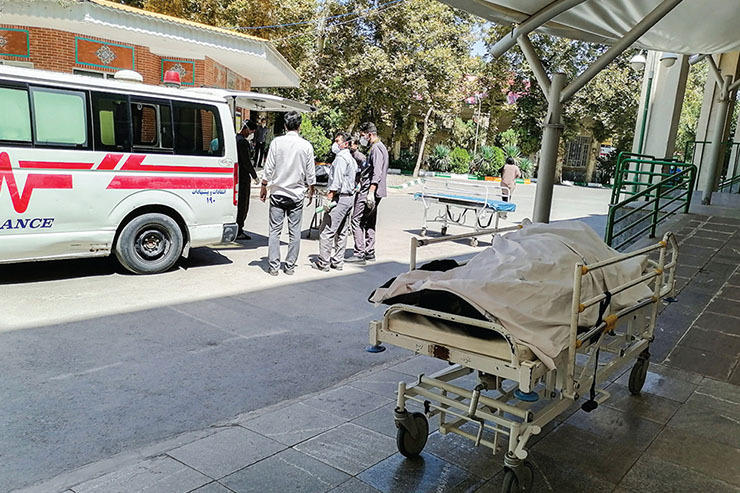 انجمن صنفی فوریت‌های پزشکی از کسر مبلغ اضافه‌کاری‌های اجباری می‌گوید و علوم پزشکی مدعی است در پرداخت‌ها مشکلی وجود ندارد.