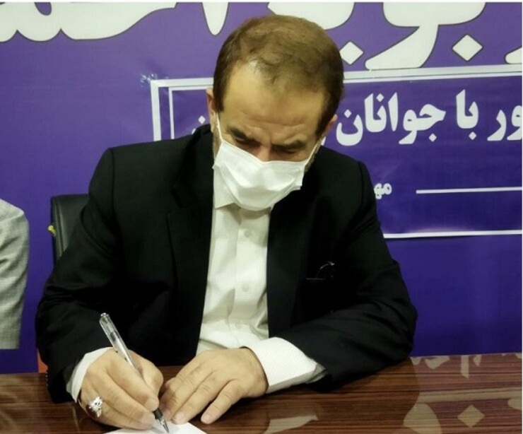 سید علی احمدزاده استاندار کهگیلویه و بویراحمد در پی خودسوزی یکی از فرزندان شهدا در استان دستور رسیدگی دقیق موضوع و برخورد با خاطیان و سهل‌انگاران را صادر کرد.