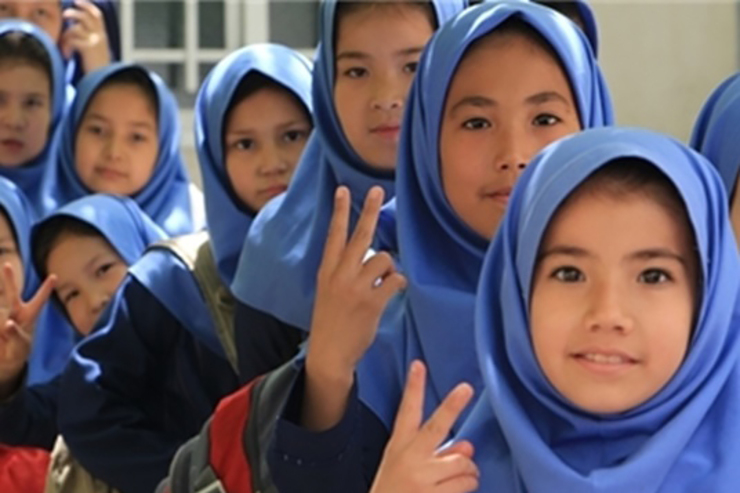 معاون فرهنگی و اجتماعی شهردار تهران گفت: تهران از حضور اتباع مهاجر افغانستان اشباع شده است و باید جلوی ورود حجم جدید از مهاجران به پایتخت گرفته شود. ما تاکید داریم که باید شان انسانی اتباع افغانستان که به ایران مهاجرت کرده اند نیز به خوبی رعایت شود.