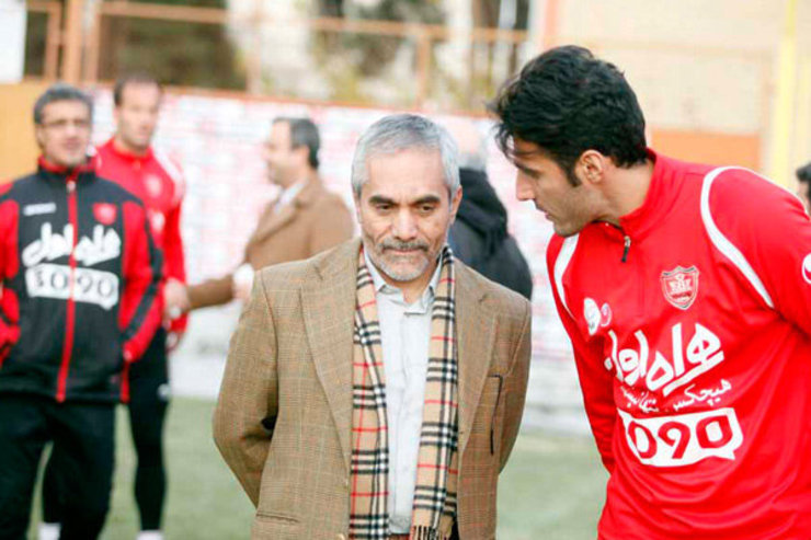 مدیرعامل اسبق باشگاه پرسپولیس اعلام کرد که کسی به او پیشنهاد حضور در این باشگاه را نداده است.
