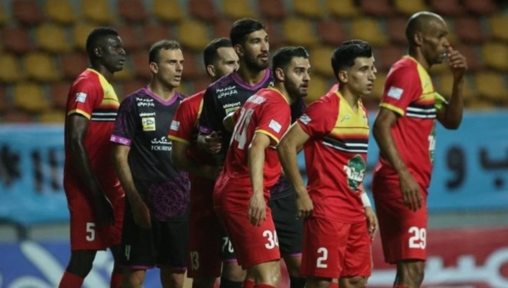 تیم فوتبال پرسپولیس فردا جمعه، سی‌ام مهرماه باید در اهواز نخستین بازی خود در لیگ برتر بیست و یکم را مقابل فولاد برگزار نماید.