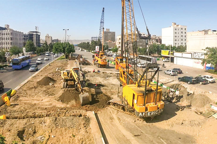 معاون عمران، حمل ونقل و ترافیک شهرداری مشهد گفت: پروژه دوربرگردان زیرگذر آزادی به جانباز دارای پیشرفت ۵۲ درصدی است و تا پایان امسال به بهره برداری می‌رسد.