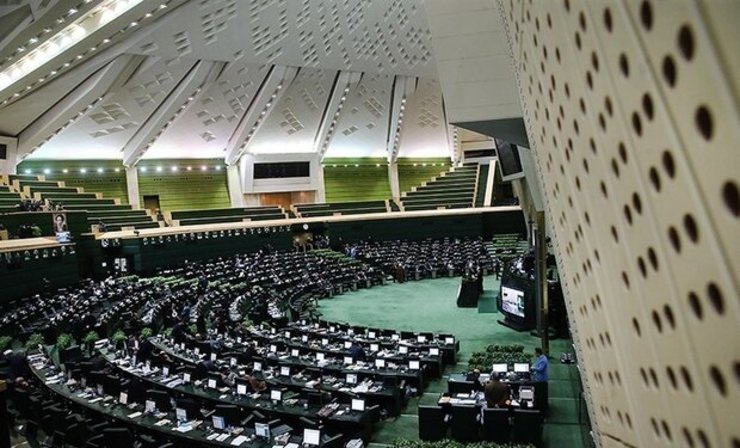 اخیراً جمعی از نمایندگان مجلس شورای اسلامی با تدوین طرحی خواستار متناسب سازی حقوق بازنشستگان شده‌اند، این طرح به امضاء ۲۰۹ نماینده مجلس رسیده است.
