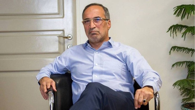 واعظ آشتیانی، مدیرعامل سابق باشگاه استقلال امیدوار است که تمدید ۳ ساله قرارداد مجیدی ناشی از محبوبیت او نباشد. واعظ درعین حال امیدوار است هیات مدیره درجریان این توافق باشد.