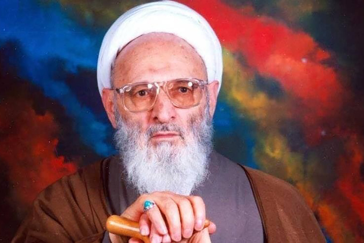 علیرضا شریعت فرماندار آمل و دبیر ستاد ارتحال علامه حسن‌زاده آملی اعلام کرد رهبر انقلاب اسلامی بر پیکر علامه حسن حسن‌زاده آملی نماز میت می‌خوانند.