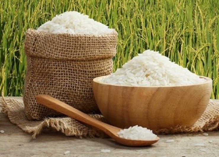 همگی نسبت به افزایش قیمت برنج آگاه هستیم. برنج‌های ایرانی اکنون بسیار گران شده اند و در نتیجه از سفره بسیاری خانوار‌های کم درآمد رفته اند و یا اینکه جای خود را به انواع بی کیفیت و نامرغوب داده اند.