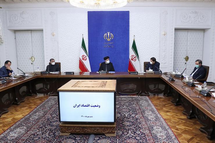 رئیس جمهور تورم را خط قرمز دولت دانست و گفت: دستگاه های اجرایی از هرگونه اقدامی که منجر به افزایش تورم می‌شود، پرهیز کنند.