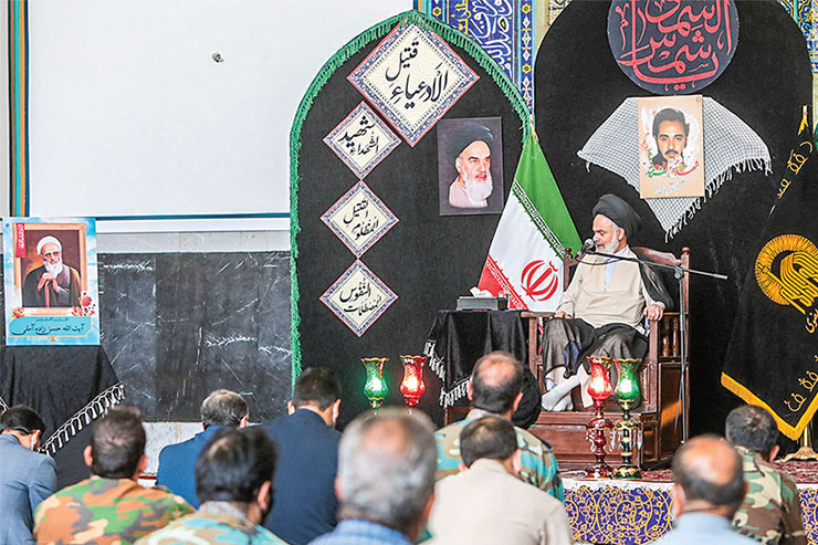 آیت‌ا... سیدهاشم حسینی‌بوشهری، رئیس شورای عالی جامعه مدرسین حوزه علمیه قم: شهید هاشمی‌نژاد متفکری بزرگ و مبارزی خستگی ناپذیر بود.