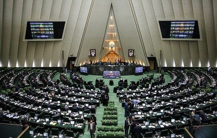 رئیس کمیته آموزش و پرورش کمیسیون آموزش مجلس: لایحه رتبه‌بندی در کمیسیون آموزش بر اساس سقف ۲۵ هزار میلیارد تومان در حال بازنگری است.