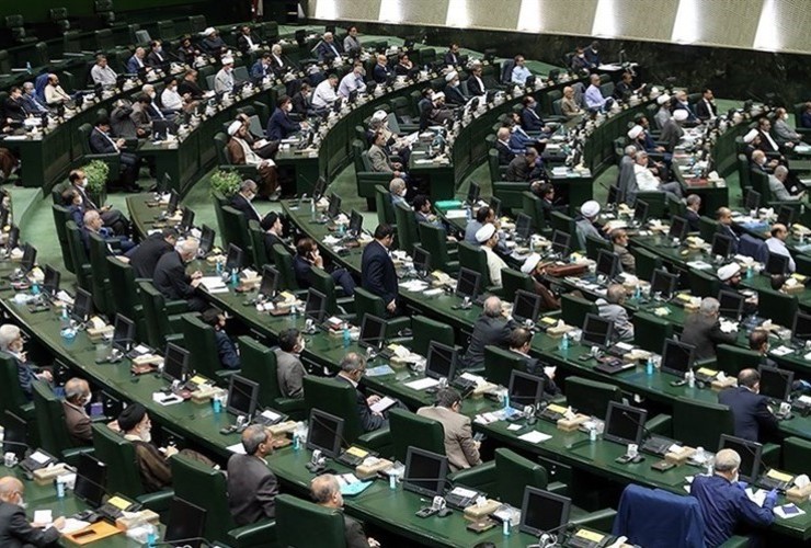 نایب رییس مجلس شورای اسلامی درباره انتشار اسامی نمایندگان مخالف لایحه رتبه بندی معلمان در فضای مجازی توضیحاتی ارائه کرد.