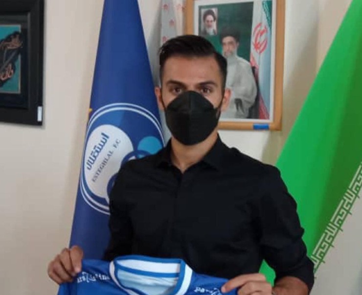 باشگاه استقلال درحالی اقدام به خرید ابوالفضل جلالی کرده که این بازیکن در چهار بازی پایانی لیگ بیستم غایب بوده است. مسئولان استقلال حالا قصد دارند نام این بازیکن را تا نیم فصل از لیست کنار بگذارند!
