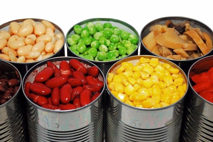 به گفته دبیر سندیکای صنایع کنسرو ایران قیمت انواع کنسرو‌ها نسبت به سال گذشته حدود ۱.۸ برابر شده که که علت آن افزایش قیمت مواد اولیه از جمله محصولات کشاورزی و شکر است.