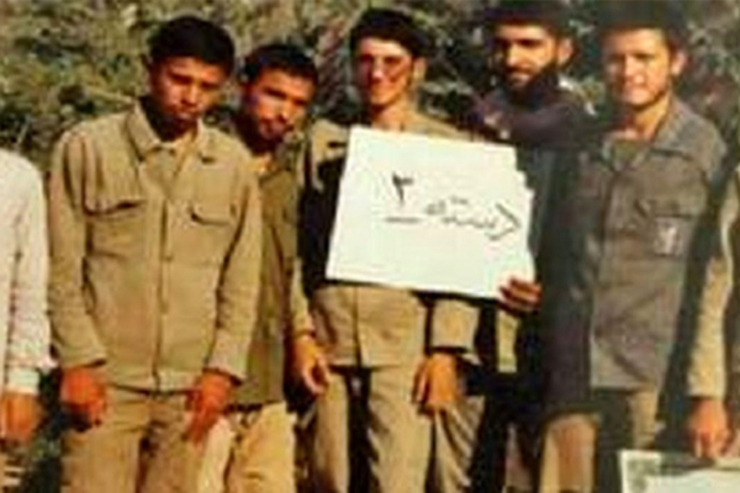 تصاویری دیده‌نشده را از حجت‌الاسلام‌والمسلمین مجتبی خامنه‌ای فرزند رهبر معظم انقلاب در دوران دفاع مقدس ببینید.