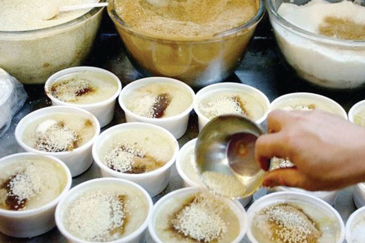 با وجود گسترش فست‌فودها، حلیم نیشابوری همچنان از غذا‌های پرطرف‌دار مشهدی‌هاست.