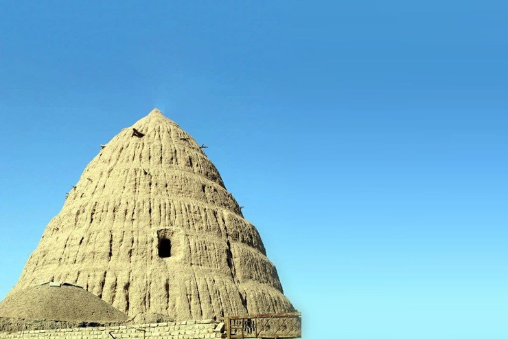 امروز می‌خواهم قدیمی‌ترین یخچال‌های ایران را با نام یخدان معرفی کنم. در گذشته مهندسان منطقه بیابانی و کویری کشورمان برای خودشان یخدان می‌ساختند.