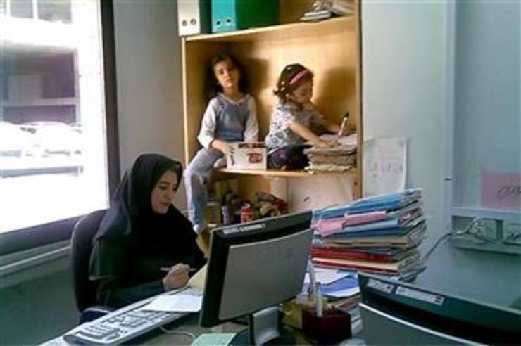 مجوز استفاده از دورکاری مادران شاغل باردار یا دارای فرزند زیر ۶ سال و یا معلولان با پیگیری‌های معاون رییس جمهوری در امور زنان از سوی سازمان اداری و استخدامی کشور صادر شد.