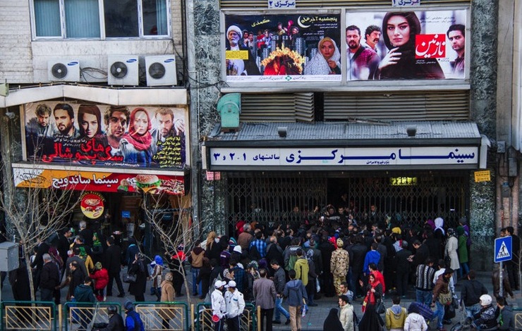 برنامه «پرانتز باز» جمعه شب، ۱۴ آبان ماه به موضوع فیلم های در راه اکران سینما می پردازد.