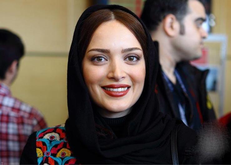 بهنوش طباطبایی، بازیگر سینما با انتشار تصویری در اینستاگرامش نوشت: اولین تجربه تدریسم در دانشگاه (پیام نور) برام بسیار با ارزش است.