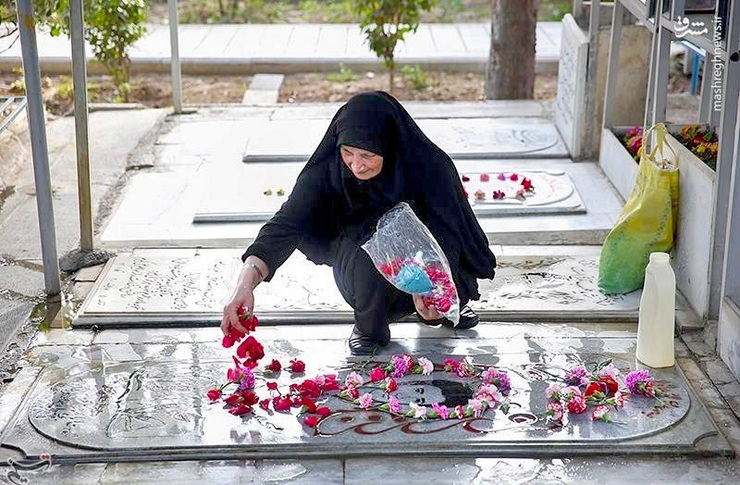 مشهد مقدس، به عنوان پایتخت فرهنگی جهان اسلام، نگاهی جهان‌شمول می‌طلبد و در واقع، وقتی شهری پایتخت فرهنگی معرفی می‌شود، همه نگاه و تمرکز آن به معنای معرفی آداب و رسوم و ترویج حوزه فرهنگ و هنر به جهان اسلام است.