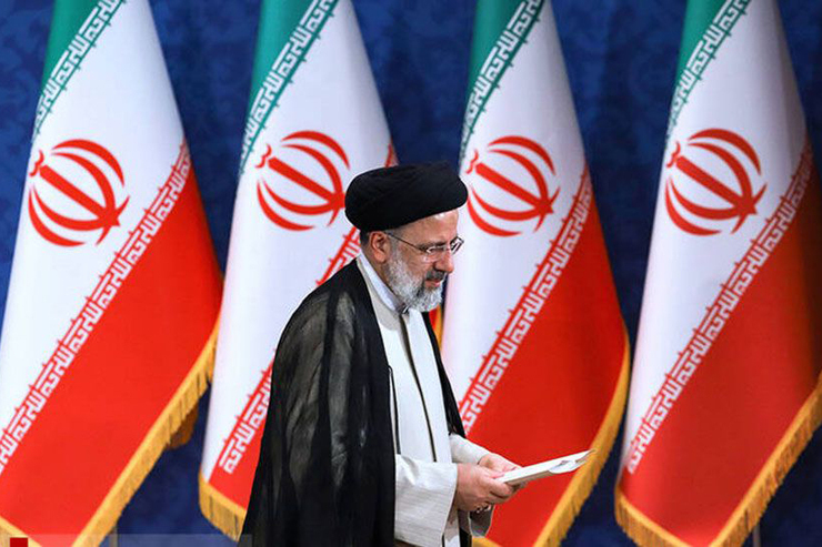 دولت حجت الاسلام سیدابراهیم رئیسی در سومین ماه فعالیت خود قرار دارد و اگرچه هنوز برای ارزیابی کارنامه دولت سیزدهم بسیار زود است، اما ارزیابی‌ها از قریب به ۹۰ روز فعالیت دولت، حداقل در فضای رسانه‌ای آغاز شده است.