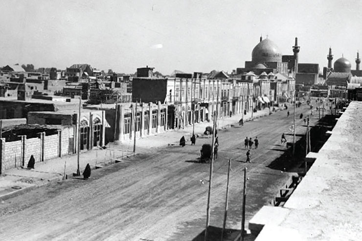 آغاز قرن چهاردهم برای مشهد، شروع نخستین تغییراتی است که به آن جلوه شهری مدرن می‌دهد و پیراهنی نو بر پیکره‌اش می‌پوشاند.