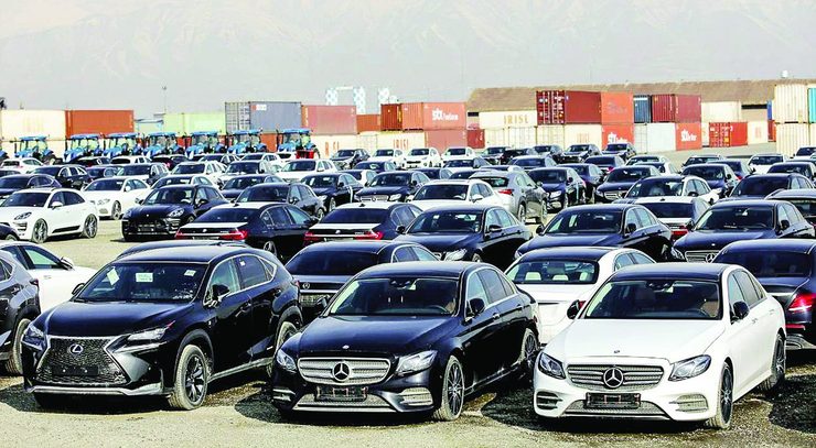  قوانین بیمه ثالث می‌گویند خودرو‌های بالاتر از ۲۲۰ میلیون تومان در دسته خودرو‌های غیرمتعارف قرار می‌گیرند و بیمه فقط بخشی از هزینه آن‌ها را پوشش می‌دهد. با وجود اینه قیمت بیمه‌های این خودرو‌ها بین ۲۶ تا ۴۶ میلیون تومان است، اما بیمه تمامی هزیه‌های خودرو‌های لوکس را پوشش نمی‌دهد.