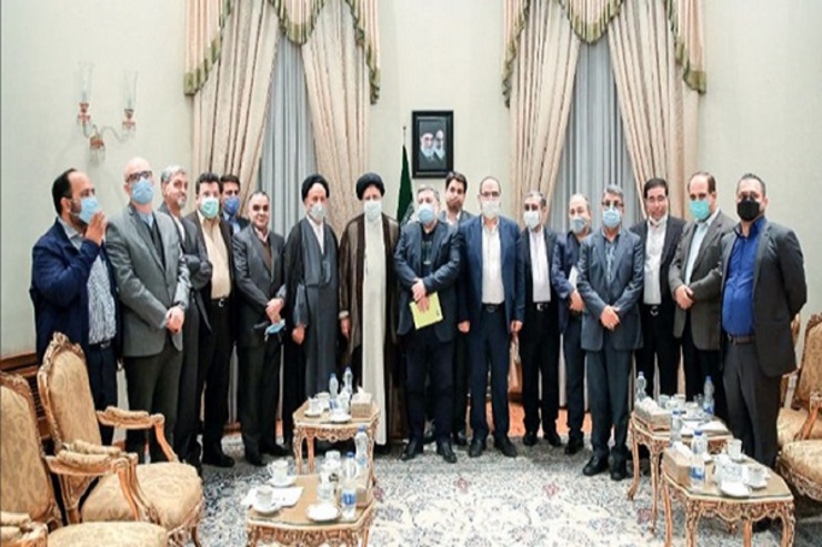 حجت الاسلام سید ابراهیم رئیسی پیش از انتخابات ریاست جمهوری دیداری با مدیران مسئول رسانه‌ها داشت و نظرات آن‌ها را شنید. بااین حال، حالا و بعد از استقرار دولت، گویا دیدار او با مدیران رسانه‌ها ادامه دارد تا گامی از سوی دولت در راستای فراجناحی عمل کردن باشد.