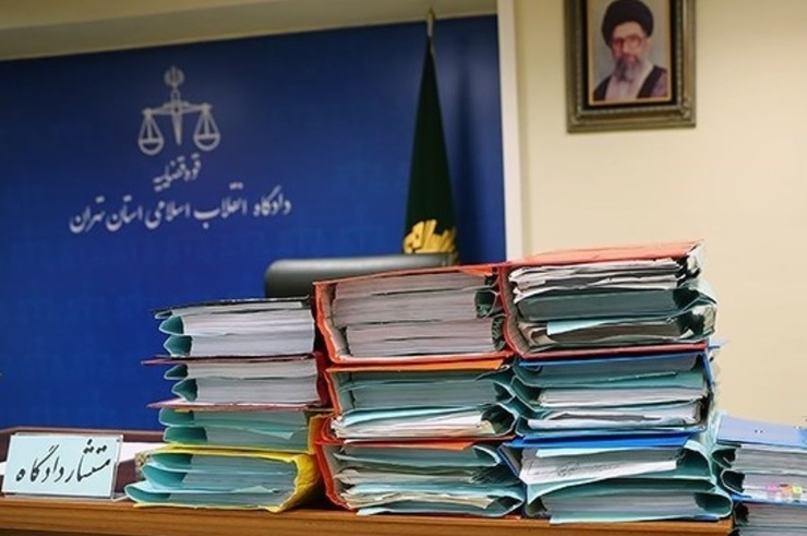 چهارمین جلسه دادگاه رسیدگی به اتهامات ۹۹ متهم پرونده موسوم به ثبت سفارش خودرو با موضوع قاچاق سازمان یافته خودرو به ریاست قاضی صلواتی برگزار شد.