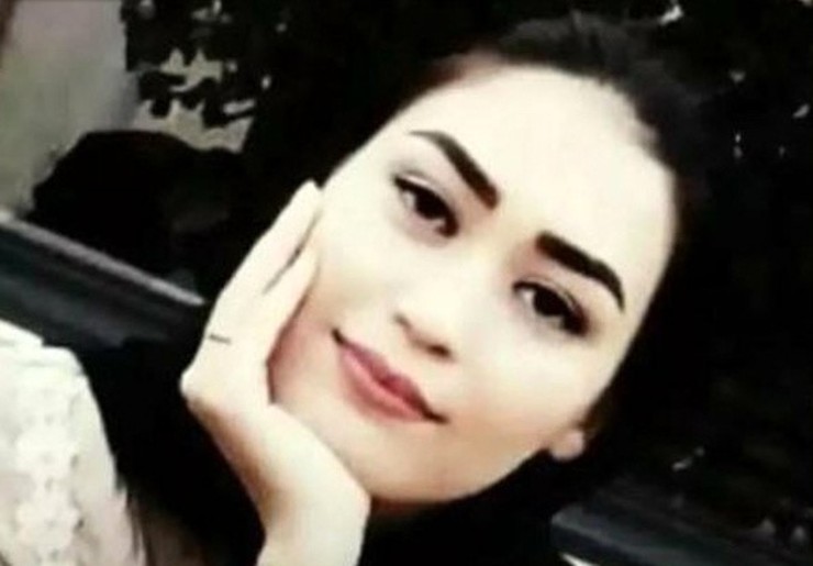 شانزدهم آبان، رسانه‌ها پُر شد از یک خبر به غایت ناراحت کننده؛ حتی تجسم آنچه بر سر یک کارگر زنِ جوان در یک کارگاه ریسندگی در سمنان آمده، دردناک است؛ یک زن بسیار جوان که فقط ۲۱ ساله بود، جان خود را در یک حادثه کارِ بسیار دلخراش از دست داد.