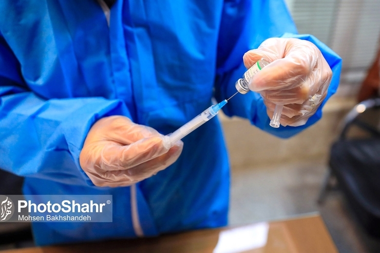 وزارت بهداشت دیروز گزارش واکسیناسیون کرونای استان‌ها تا ۱۹ آبان را منتشر کرد و براساس این آمار، بیش از ۷ میلیون دز واکسن در خراسان‌رضوی تزریق شده است که ۶۴ درصد مردم دز اول و ۴۴ درصد هم هردو دز واکسن کرونا را دریافت کرده‌اند.