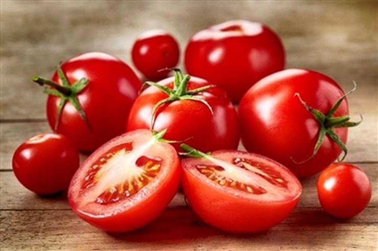 گوجه فرنگی دارای خواص و مزایای بسیار مناسبی برای بدن می‌باشد و از ارزش غذایی بالایی برخوردار است، همچنین استفاده از گوجه کمک شایانی به درمان برخی بیماری‌ها می‌کند.