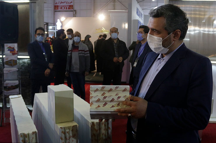 جمعی از اعضای شورای شهر مشهد از بیست وپنجمین نمایشگاه بین المللی صنعت ساختمان بازدید کردند.