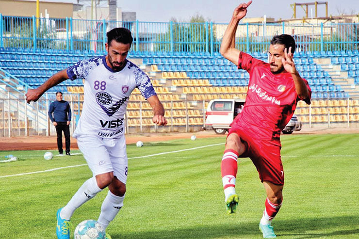 باخت بدهنگام خیبر، شیرازی‌ها را صدرنشین لیگ یک کرد.