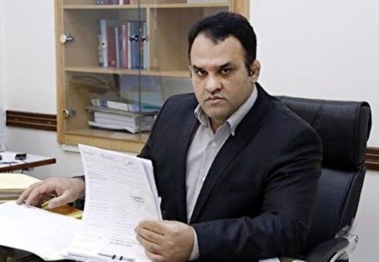 چند روز پیش احمدرضا عابدزاده عکسی از یک مراسم دورهمی منتشر کرد که خبرساز شد چرا که بیژن قاسم زاده قاضی جنجالی پیشین دادگستری یکی از حاضران در این عکس بود.